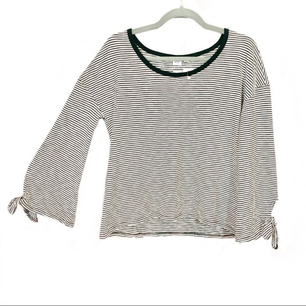 GAP size XS white & black striped 3/4 tie sleeve scoop neck 100% Cotton knit top
